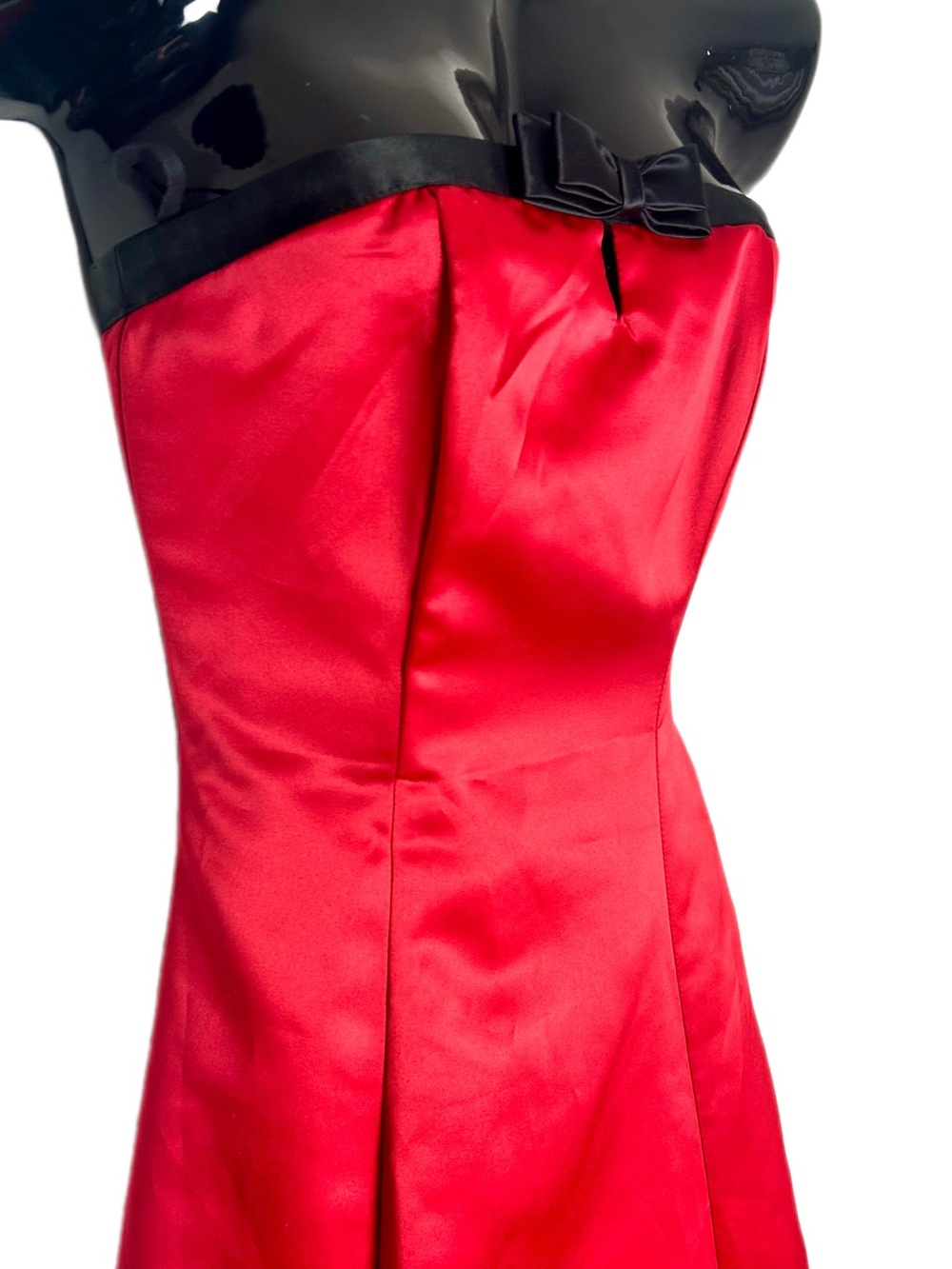 🌺 Fiesta Strapless Red A-Line Satin Cocktail Dress - Picture 3 of 15